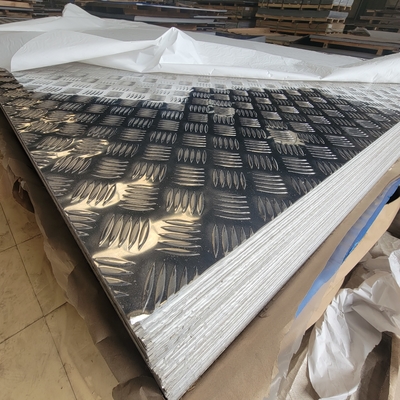 Direktgroßhandel mit hochwertigen, gecheckten, geprägten Aluminiumplatten für den Fahrboden
